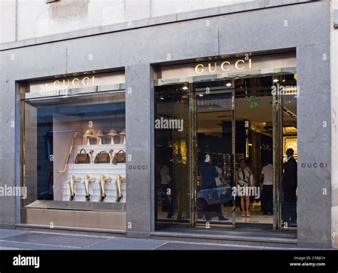 gucci via monte napoleone store